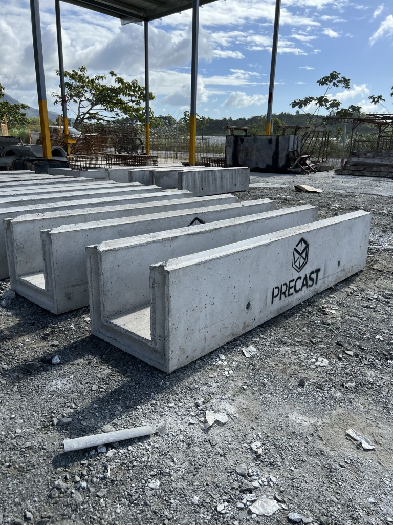 Canaletas de concreto prefabricado en Panamá